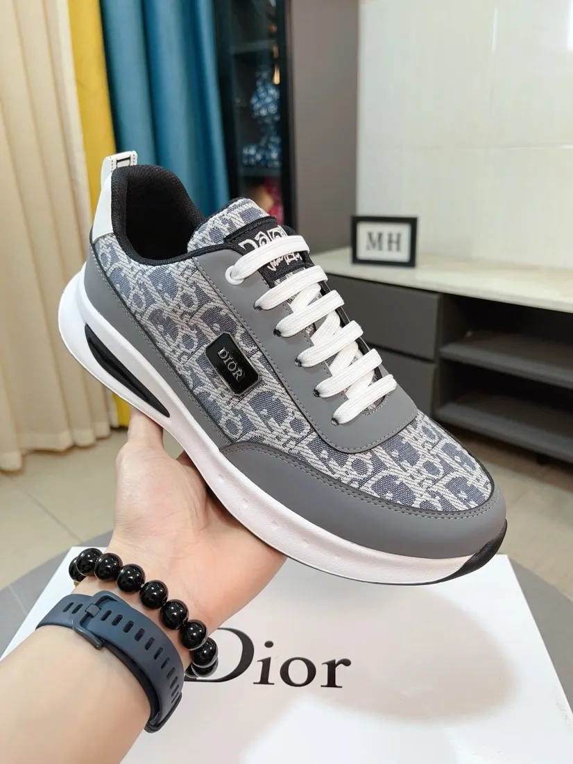 Men's men's shoes 💰440🌹🌹【Dior】Best-selling official website world premiere🔝High-end men's shoes brand official website latest series: The upper is made of imported cowhide with specially designed fabrics➕Mesh breathable lining. Make walking more convenient and comfortable! Compared with the official quality, Midea’s 1:1 replica. Create a fashionable personality to set off your uniqueness! A must-have for trendy men! Classic style. Men's sizes: 38-44.